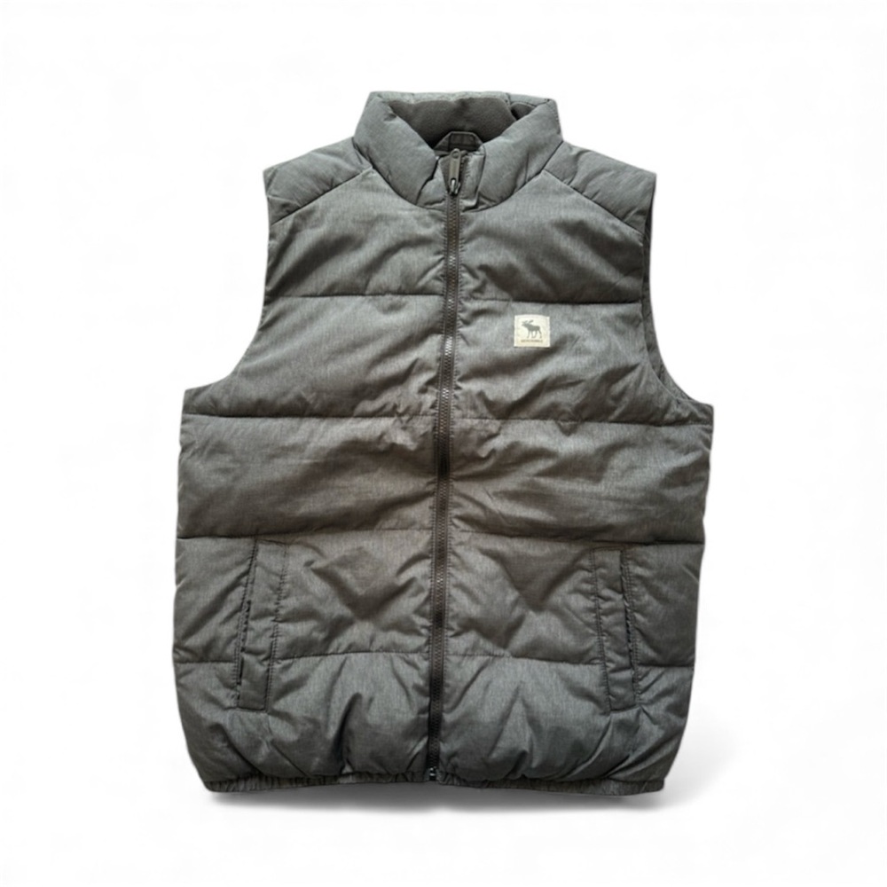 NWOT Abercrombie Kids Puffy Vest. Grey. Size 15/16.